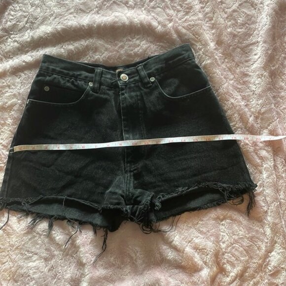 Vintage High Rise Black Denim Jean Shorts Size 27 - Picture 6 of 7